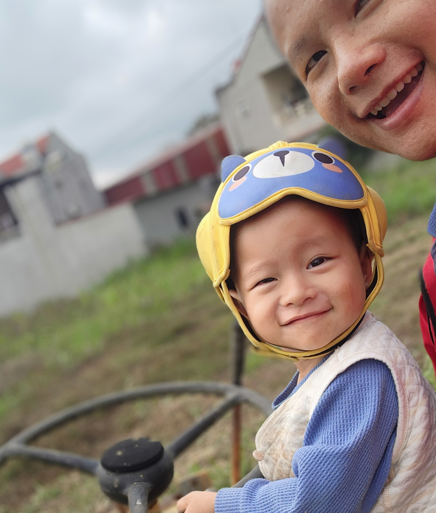 Tách mình khỏi cái tôi